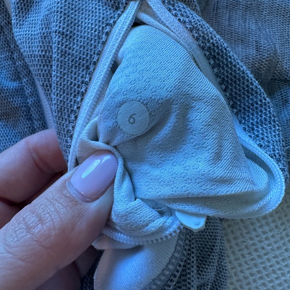 Lululemon Stride Gray and White Zip-Up Jacket - Picture 5 of 5